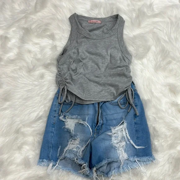 Light denim destroyed frayed hem shorts - Picture 5 of 8